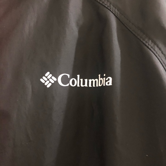 Columbia windbreaker. - Picture 2 of 4